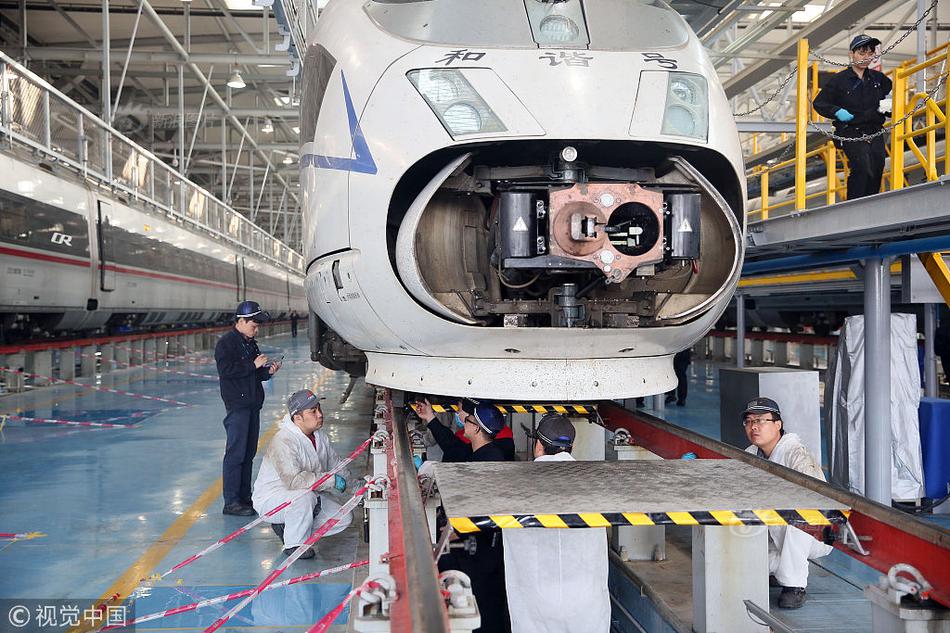 A<股>培育钻石概:念开盘大涨，四方达、黄河旋风竞价涨停