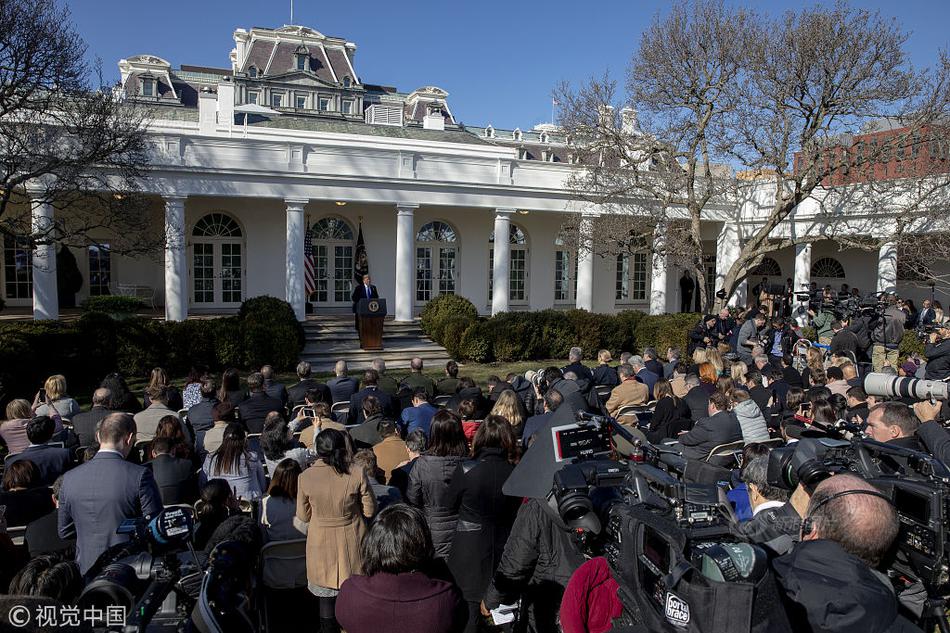 白;银股盘前下跌 银价在上涨后回落