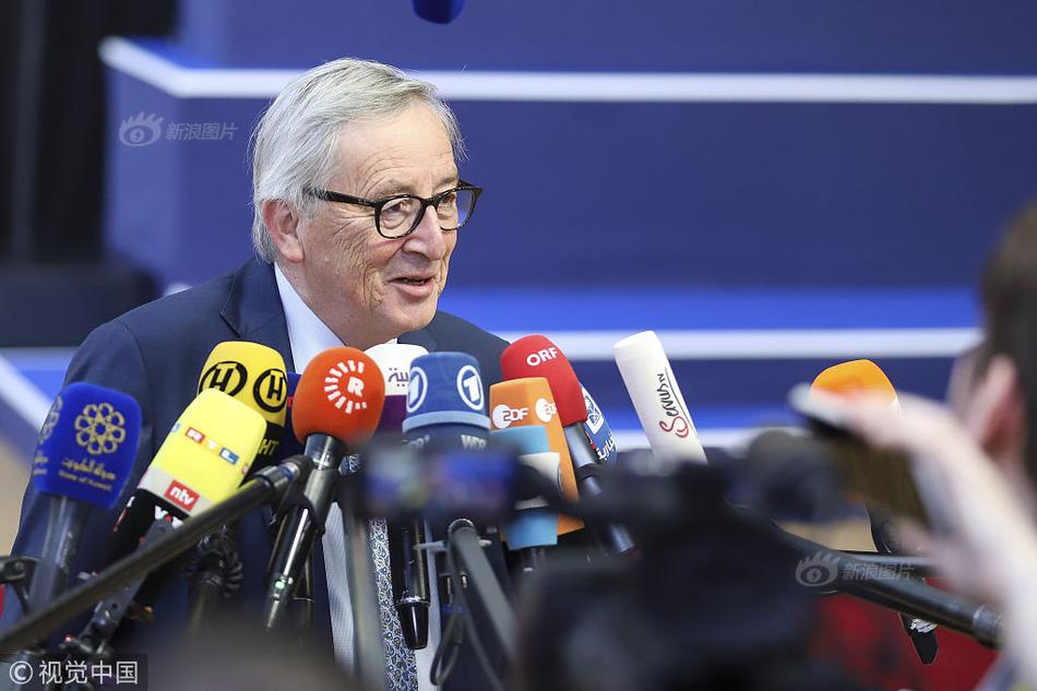 南京港：10月14日高管干亚平减持股份合计2万股