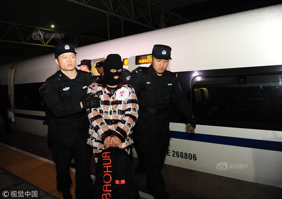 政—府停摆加剧美国乱象：航班延误将加剧 军人或拿不到薪水