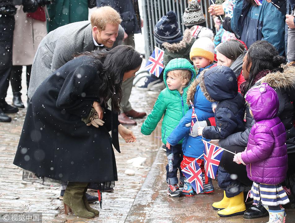 11月2!1日热门中概股普遍下跌 富途控股跌7.30%，满帮跌7.43%