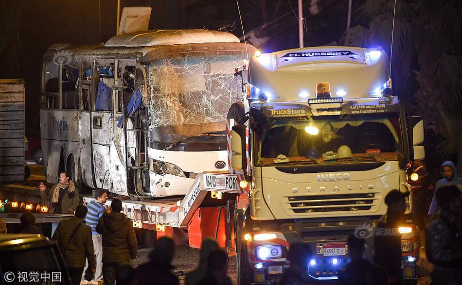 被带走的“<江>苏首富”