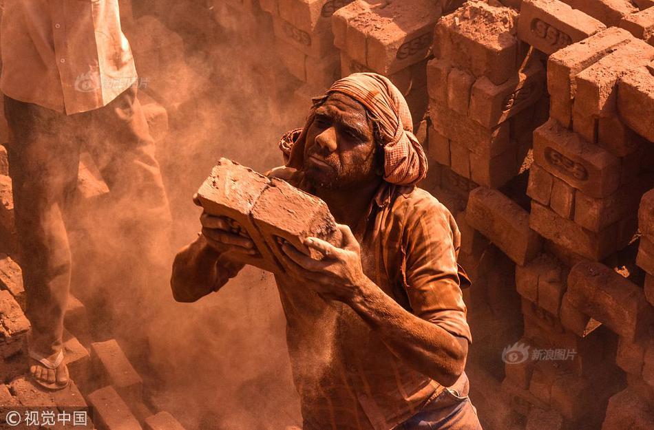 快<递>行业.加速从“价格战”走向“价值战”