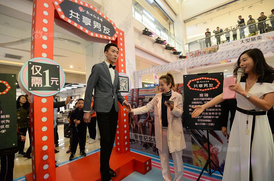 收评：!港股恒指涨0.68% 科指涨1.45% 科网股普涨 生物医药股走高 机器人概念股大涨