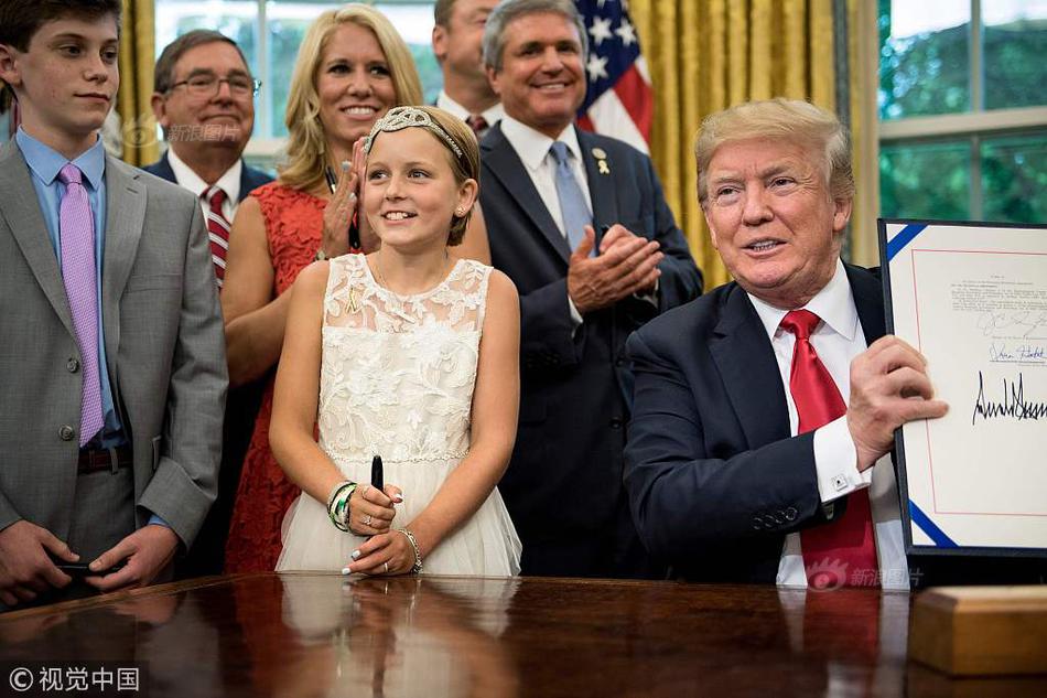 AI带‘动’需求爆发 A股产业链上下游公司“喜报”连连