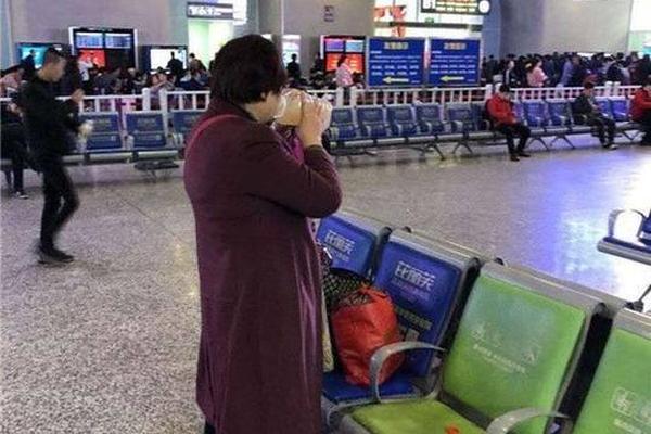 法!国危机‘突’现意外转折！马克龙盟友公开反目，欧元前景蒙阴