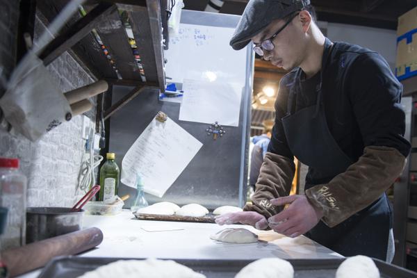 长,江有色:< >鲍威尔鸽派信号点燃降息预期 25日铝价或上涨