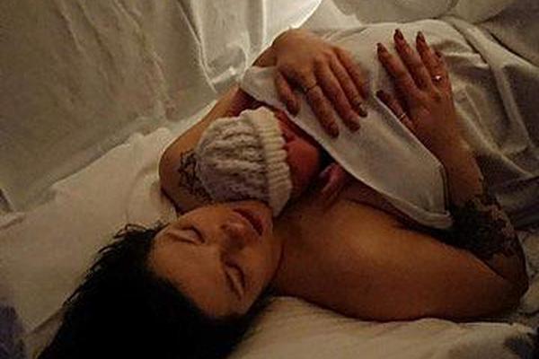 保:险板块震荡走高?，中国人寿、新华保险、中国太保涨超1%