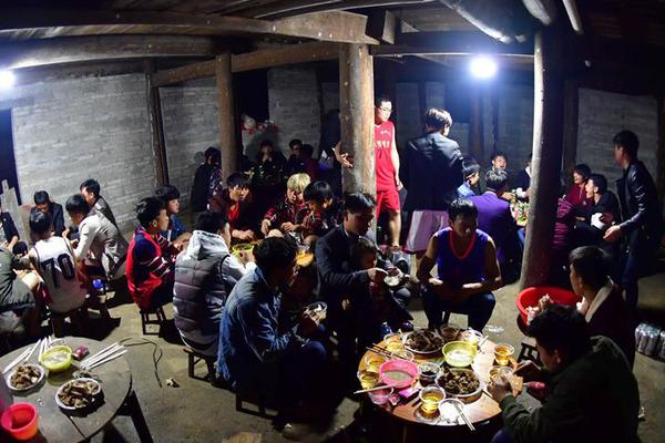 202‘5’乌镇峰会:：荣耀李健详解AI终端的思考与探索