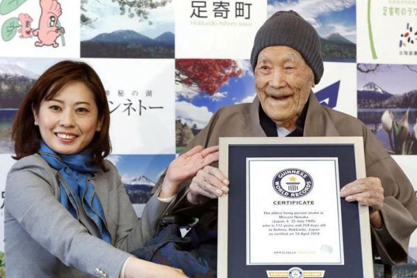 荣万家权杖更迭  地.产!系接管与独立运营迷思