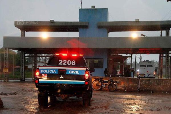 PCB!概念股震荡反弹 宏和科技、合力泰双双涨停