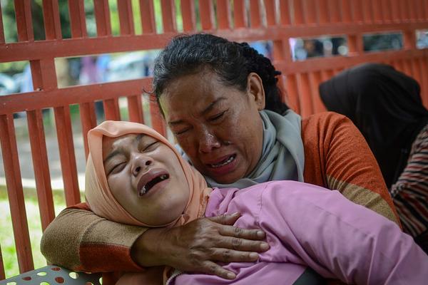 平煤股份信,披评—级两年下降两级，从A优秀降低至C合格，原董秘许尽峰薪酬下滑离任，现任董秘刘金祥刚上任