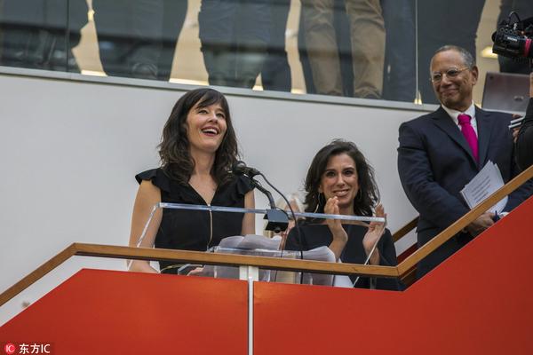 原?油：.WTI连续第二周下跌 俄油制裁及供应过剩担忧令市场承压