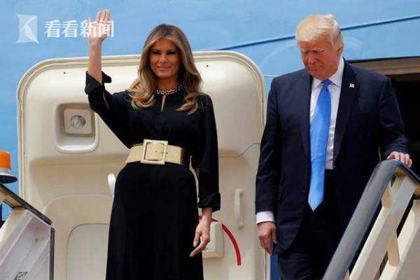 盘中突发！A股科技股大跳水，老登股掀起涨停潮，中国中免涨停