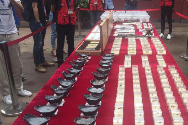 亚信安全第!三季度亏损.4383万元