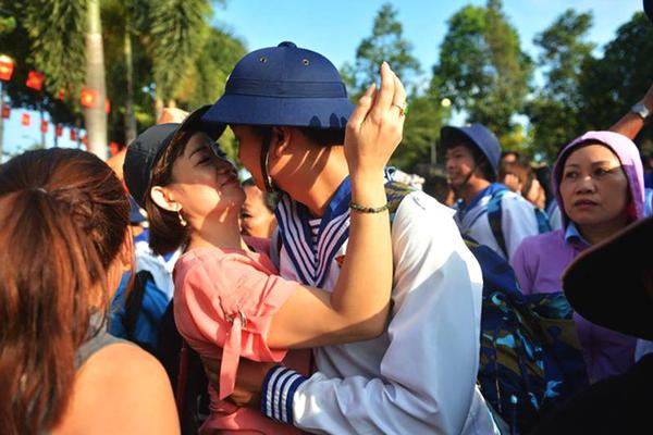 富国银,行高举看多大旗：多重利好共振，黄金牛市续航力拉满！