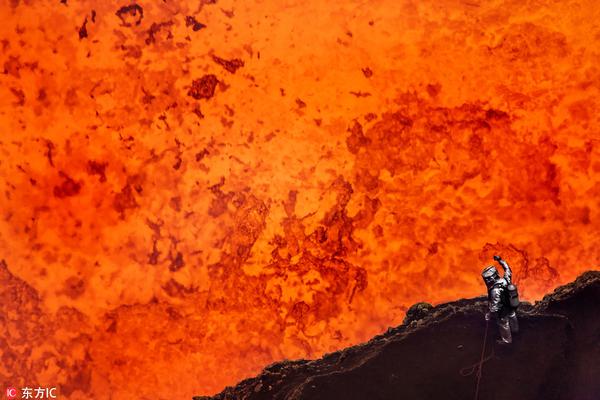 百济神—州：预计2025年营业收入358亿元至381亿元