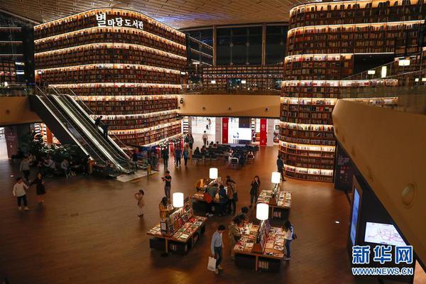 重仓白<酒>银行铁路！“泰信互联网+主题混合”现风格漂移，近三年跌20.67%，新任基金经理陈颖8月上任