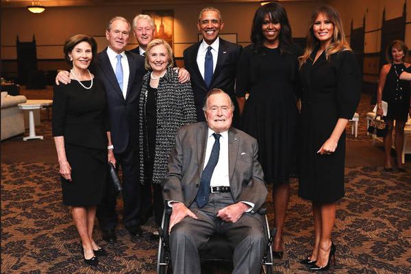 早盘：美股基<本>持平 纳指盘中突破23000点