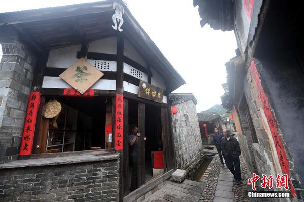 创—新,药突发大跌，基金经理火线解读！高人气港股通创新药ETF（520880）全天高溢价，买点来了？