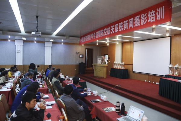 “;大牛股”若羽臣筹划发行H股，董事长：出于全球化战略布局考虑，去年就有计划赴港上市