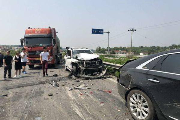 银:行免费动账短信提醒加速退场，多家银行上调服务起点金额