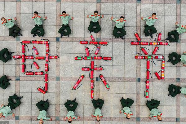 突然宣布退市的恒生;银行，把17%的.贷款投向了房地产