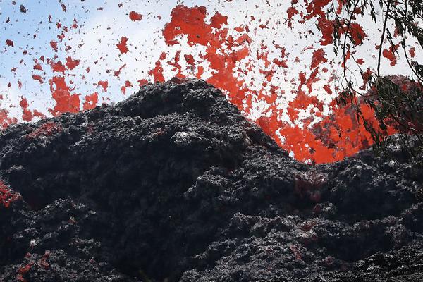 业绩不振; 彪马待价而沽