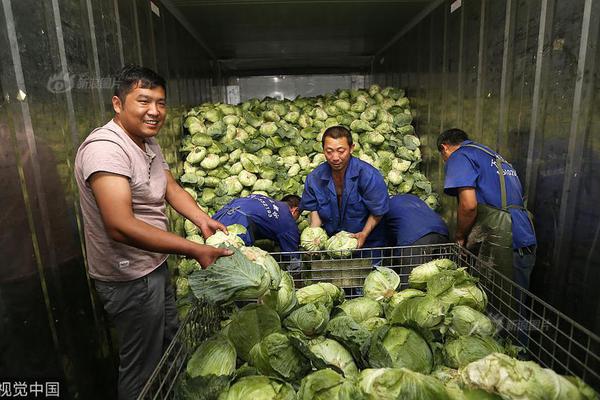 “<牛>市旗手”，.全面爆发！东方财富超200亿成交断层登顶，券商ETF（512000）上探逾2%，人气飙升！