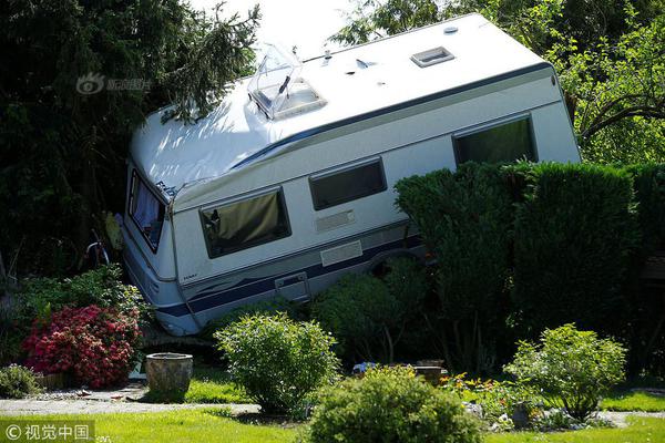 A股午评!：创业板;指涨0.22%，大消费板块反复活跃