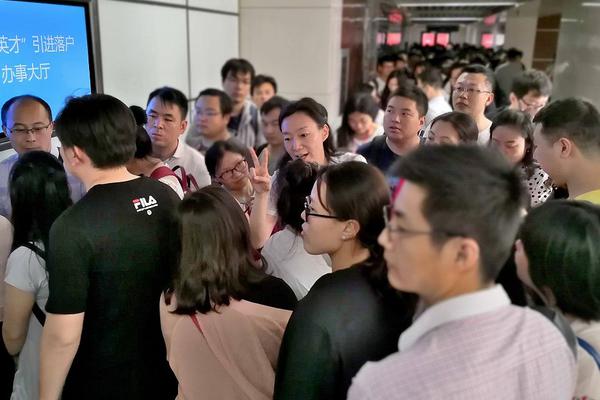 沪指再失4000点，场内唯一药ETF逆市活跃，单周跑赢创指6个点！能涨抗跌，有何秘诀？基金经理最新分享来了