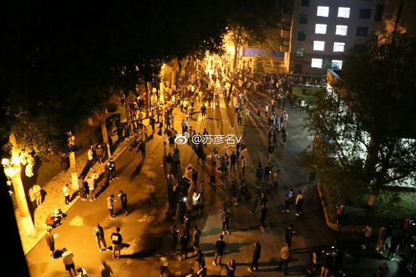 权威专家解!读货币政策<、>宏观政策：结构性工具继续发挥牵引作用，宏观调控思路转向惠民生、促消费