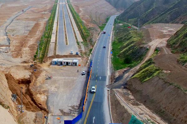 景林表示,非—常看好中国资产，转向互联网方向头寸明显增多