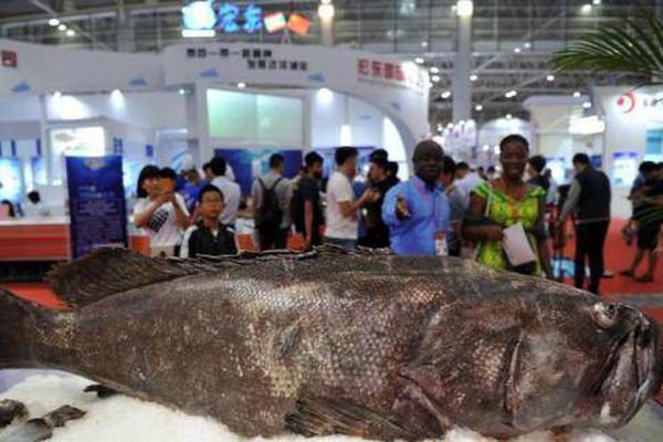 电脑大,厂开.始抢 DRAM，联想 CFO 郑孝明称正囤积 PC 内存、尽力避免向消费者转嫁成本