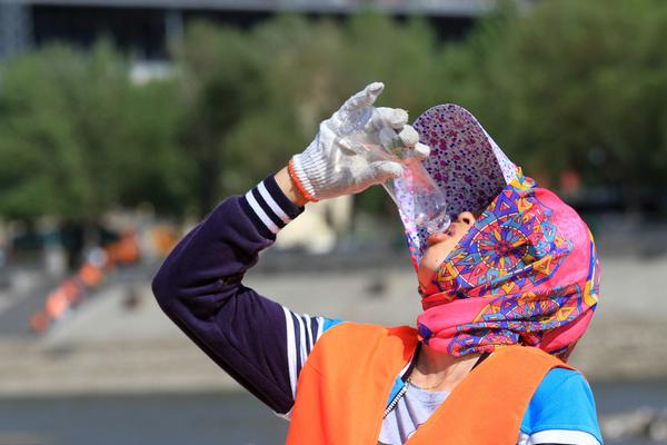 鲜货少卖5个.亿，门店缩水5000家，绝味食品半年净利跌四成