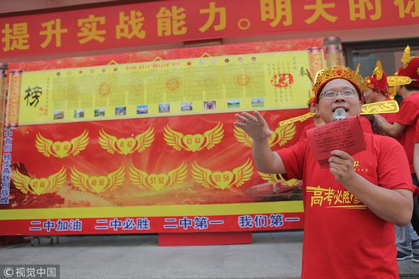 央:行：前三季度人民币贷款增加14.75万亿元