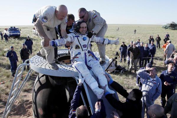 1<3>3只个股连?续5日或5日以上获融资净买入