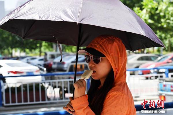 潮宏—基;递表港交所 二股东东冠集团7月减持约888万股