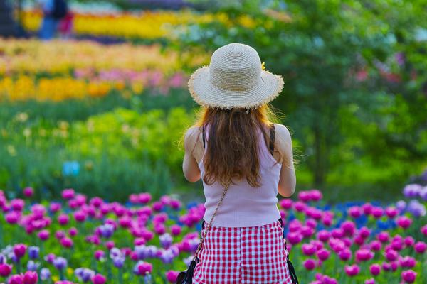 国!际:现货白银历史性攻破55美元 年内涨幅已超90%