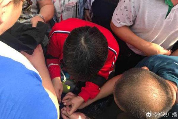 汇丰控<股>在港交所回购24!2万股 金额2.32亿港元