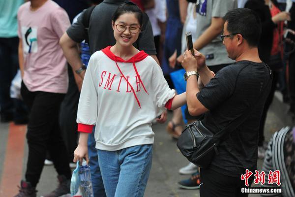 韩—国<K>ospi指数触及新高 受芯片股涨势带动