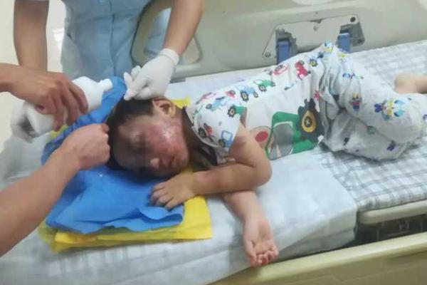 固态电池概念股活跃，方大炭素2连板