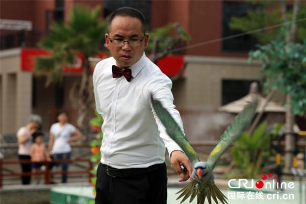 表面平‘静’，实则惊,心动魄：欧元兑美元正站在变盘前夜