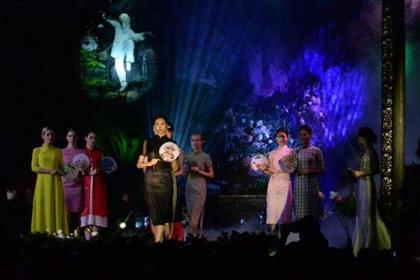 上海‘振’华?重工集团召开2025年供应商大会暨智慧港机产业联盟成立大会