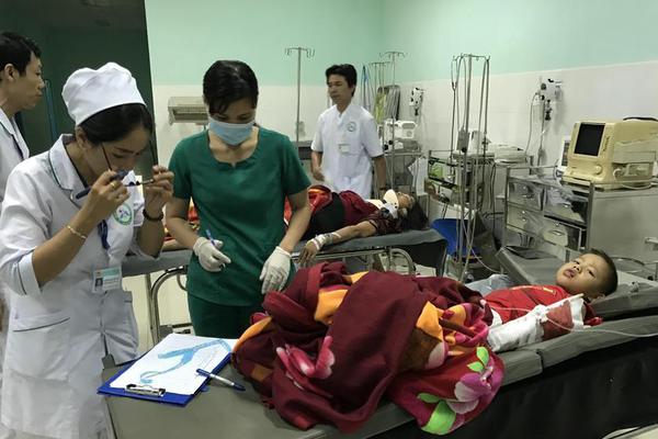 化工板<块>惊魂一跳！化工ETF（516020）冲高回落，估值水平已至低位！券商预判2026年行业或迎上行起点