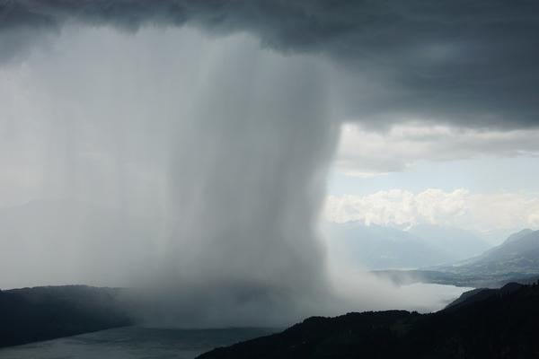 马斯克预?计特—斯拉全自动驾驶软件将于2026年初获中国全面批准