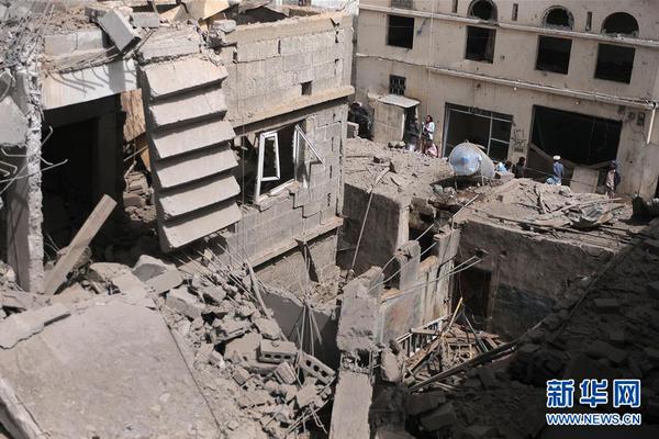 潮汕父子卖珠宝一年营收65亿, <再>谋港股上市剑指出海