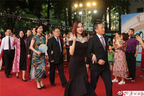 移动将‘电’信拉入\