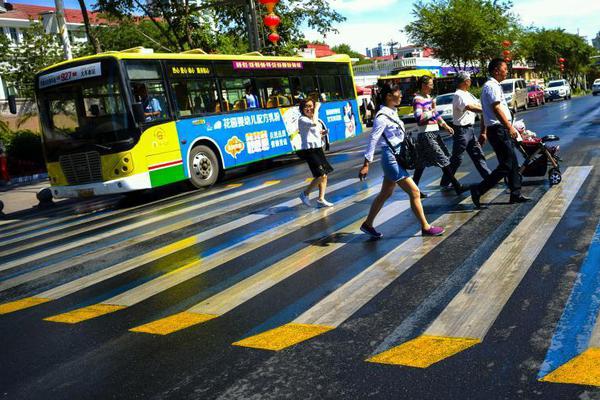 影视院线板块高开，,中国电影涨停