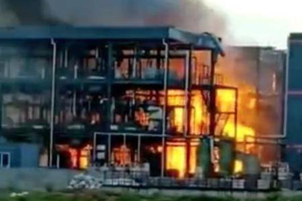 日本财务大臣称与央;行行长植田和男再次确认 需密切关注市场走势